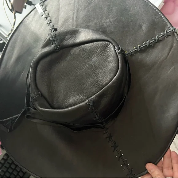 ONE teaspoon Women's Black Leather hat - Picture 7 of 10